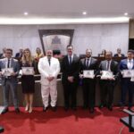 Em solenidade da Alepe, deputados Eriberto Medeiros e Eriberto Filho entregam título de cidadão pernambucano a seis promotores do MPPE