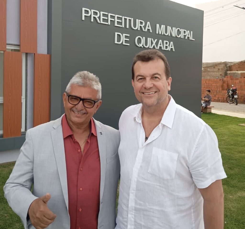 Waldemar Oliveira e Zé Pretinho inauguram nova sede da prefeitura de Quixaba