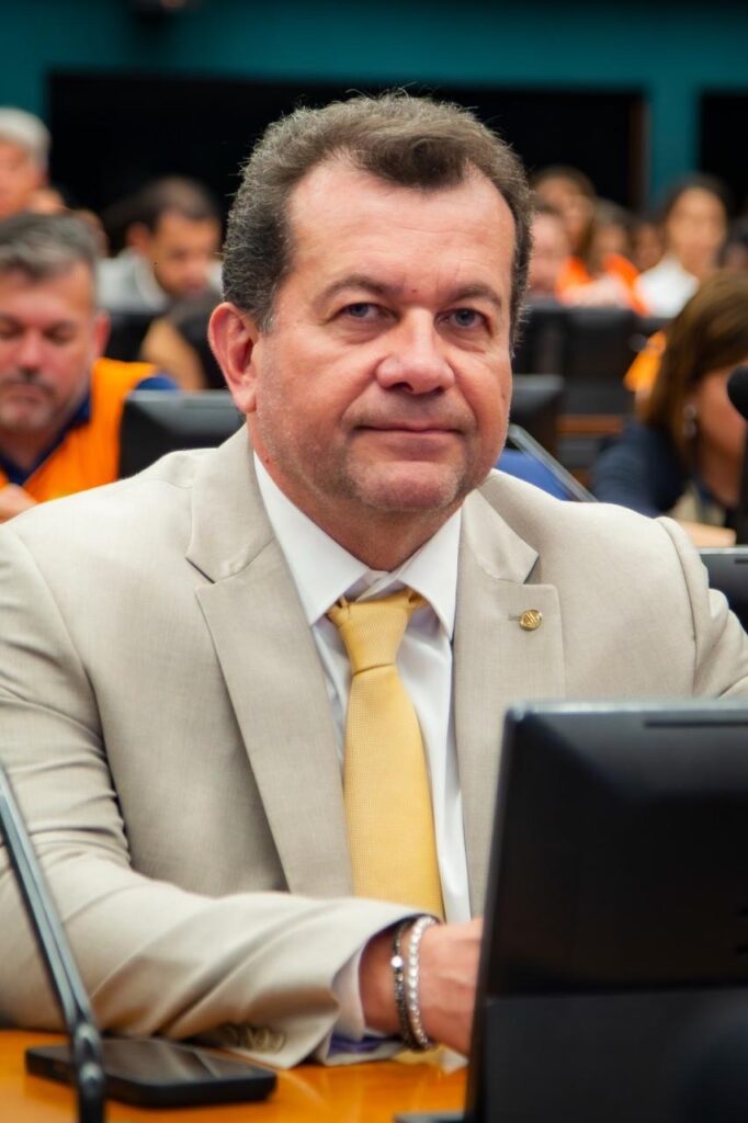 Waldemar Oliveira condena fala de Amon Mandel e afirma que atacar vereadores é desrespeitar os municípios