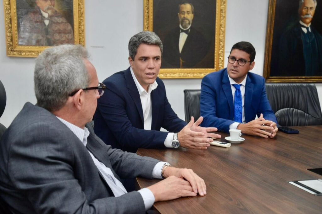 Amupe abre diálogo com Alepe sobre o tema da LOA