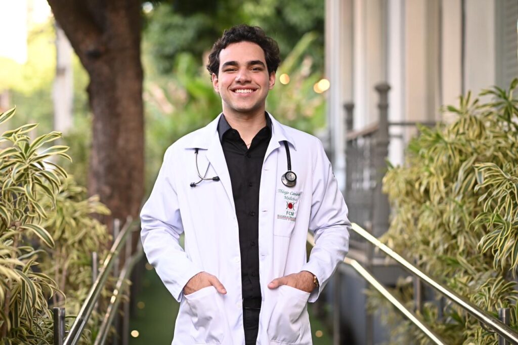 Estudante pernambucano é destaque internacional em cirurgia com publicação premiada e apresentação no maior congresso da área