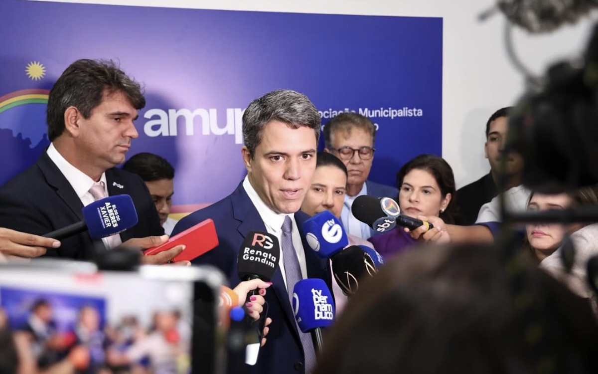 Coluna desta segunda-feira