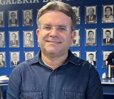 Justiça Eleitoral reconhece abuso de poder e irregularidades em campanha em Afogados da Ingazeira e cassa prefeito Sandrinho Palmeira