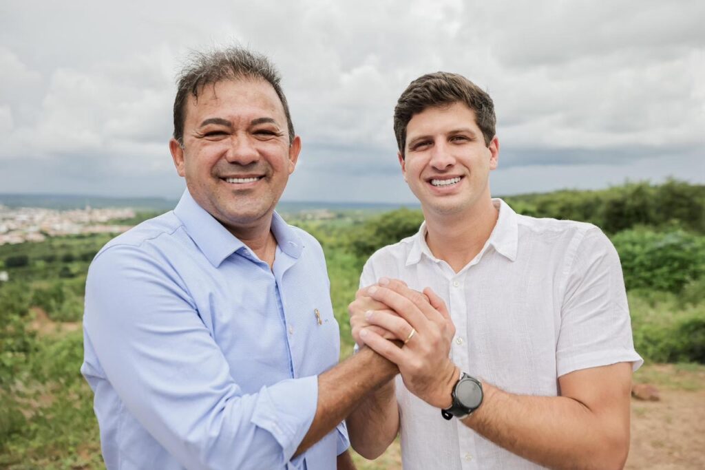 Em Araripina, João Campos se reúne com lideranças e diz que região precisa ser prioridade para o governo estadual