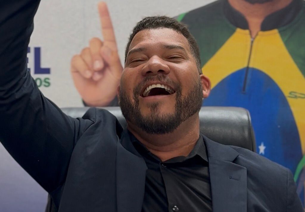 Deputado Abimael Santos comemora a chegada de água em Toritama