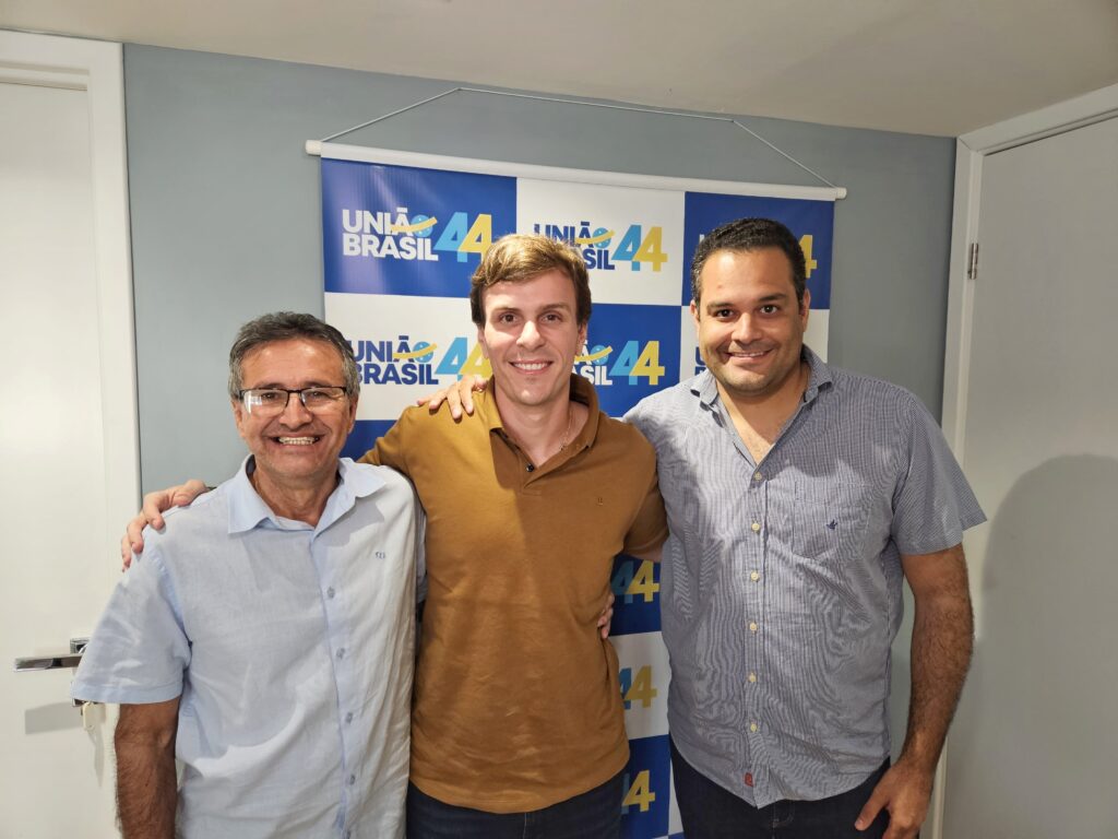 Miguel conversa com Mano Medeiros sobre desafios da RMR e recebe apoio de prefeitos na disputa pelo Senado Federal