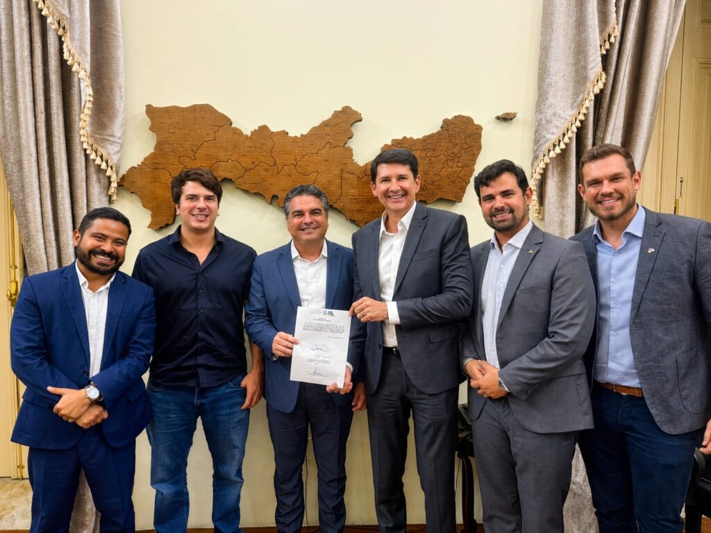 Simão Durando e Antonio Coelho garantem R$ 10 milhões para pavimentação em Petrolina