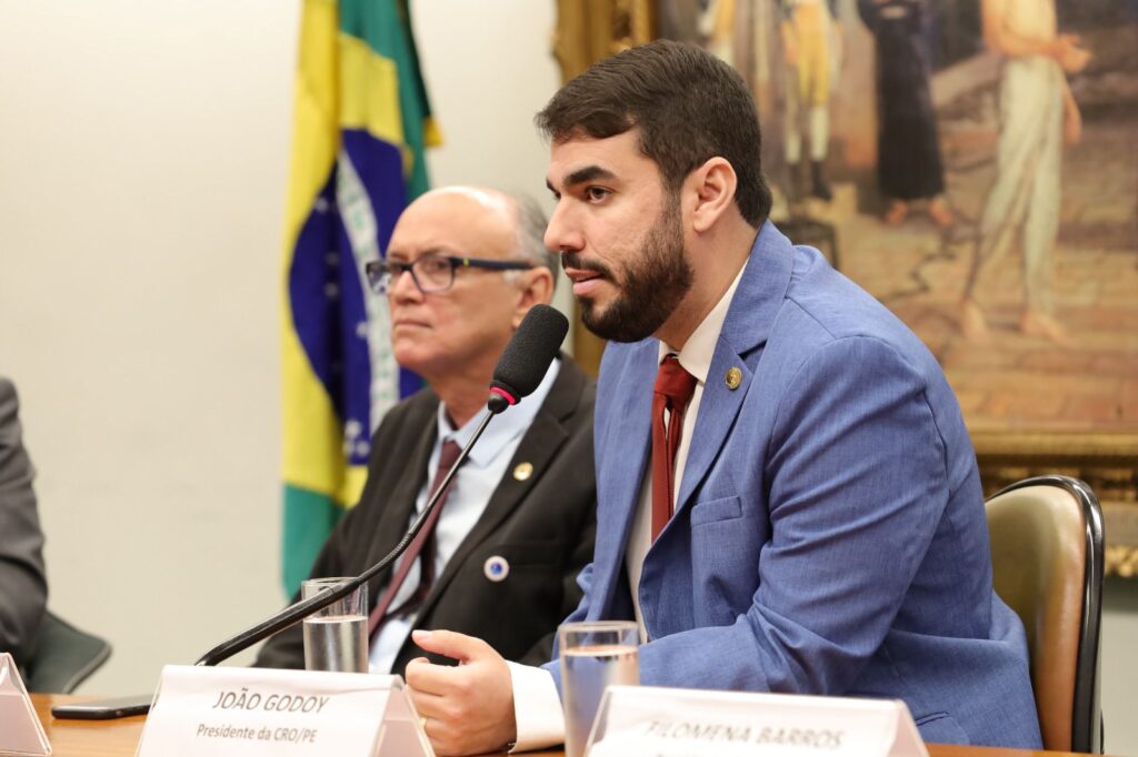 João Godoy comemora avanço do piso salarial da Odontologia no Senado Federal
