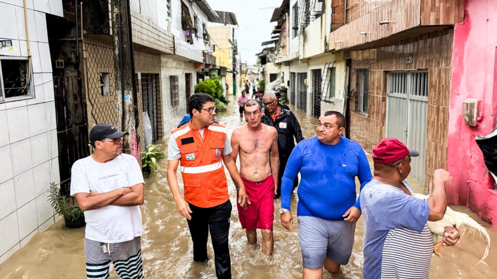 Após fortes chuvas, Diego Cabral realiza inspeção completa em Camaragibe e atesta segurança da população