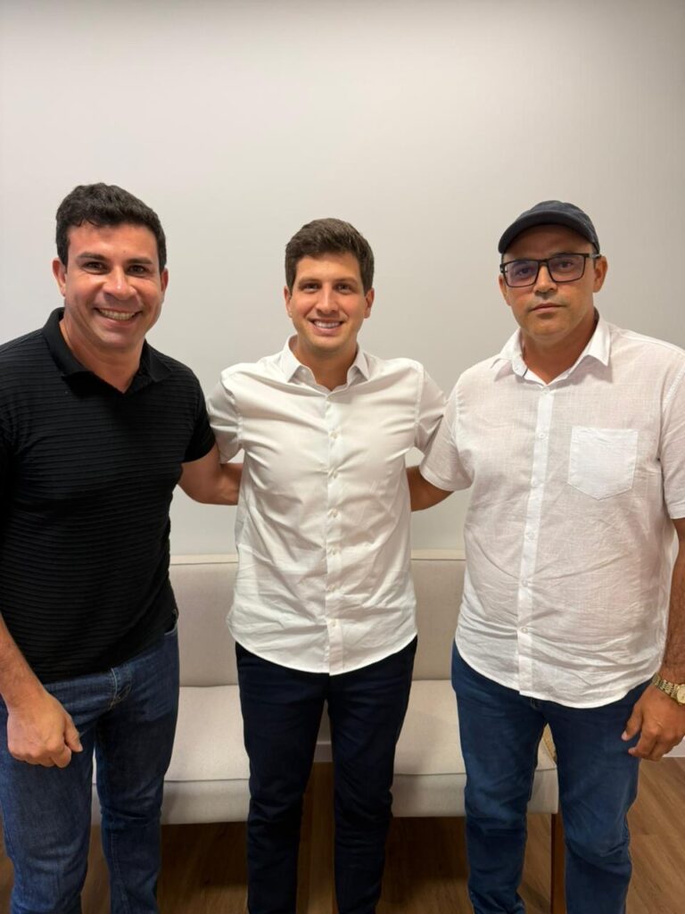João Campos recebe apoio de Augusto de Cido, liderança expressiva de Manari