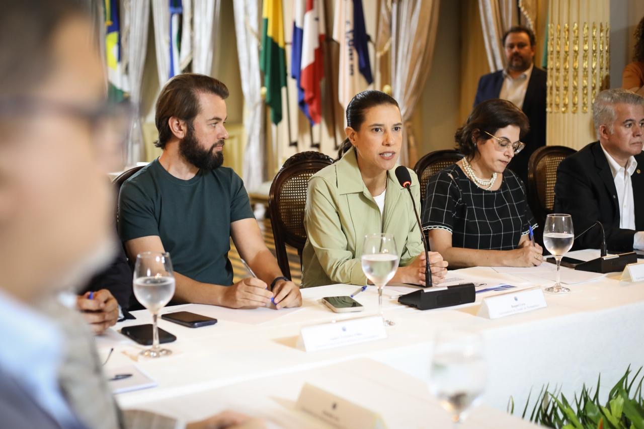 Coluna desta terça-feira