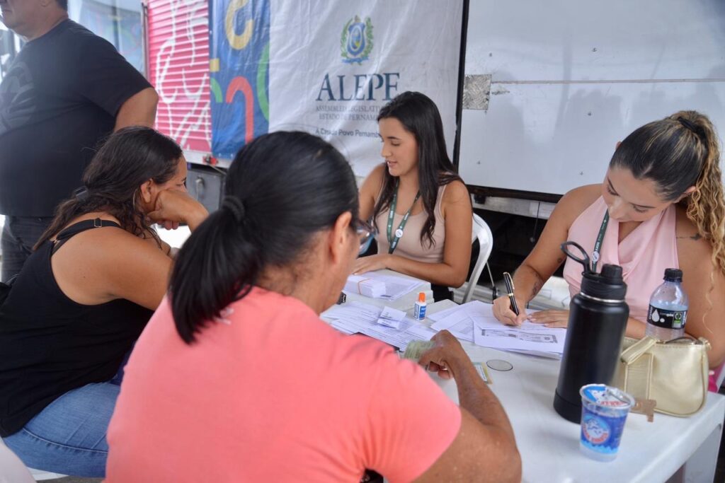 Alepe Cuida Solidário atende mais um município castigado pelas chuvas com serviços gratuitos em saúde e cidadania