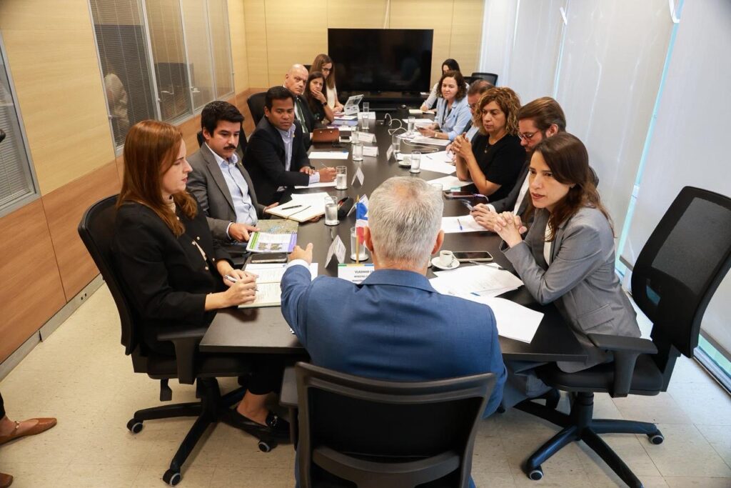 Em Brasília, governadora Raquel Lyra defende junto ao governo federal pacote de investimentos para obras em cidades atingidas pelas chuvas