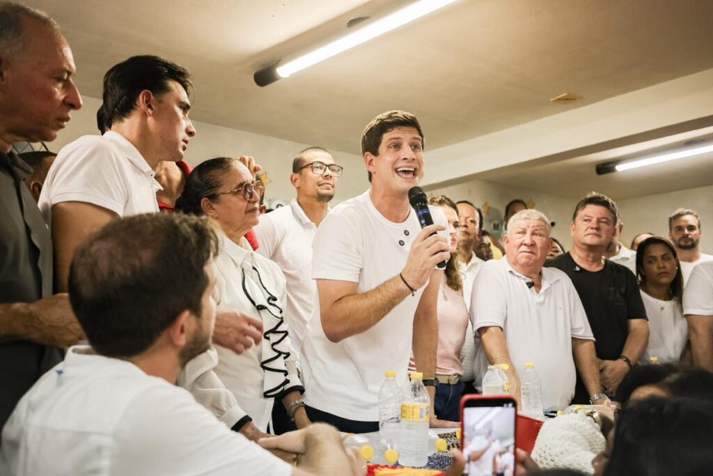 Em Nazaré da Mata, João Campos diz que vai juntar o povo de Pernambuco