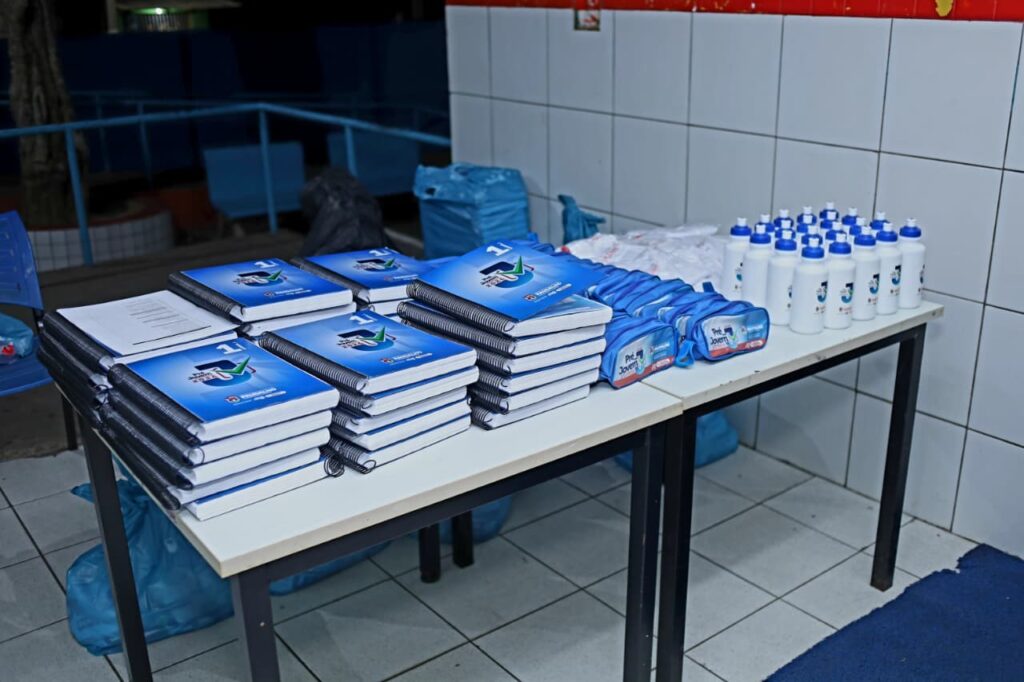 Pré-Jovem realiza entrega de kits para estudantes e fortalece preparação gratuita para Enem e vestibulares em Paudalho