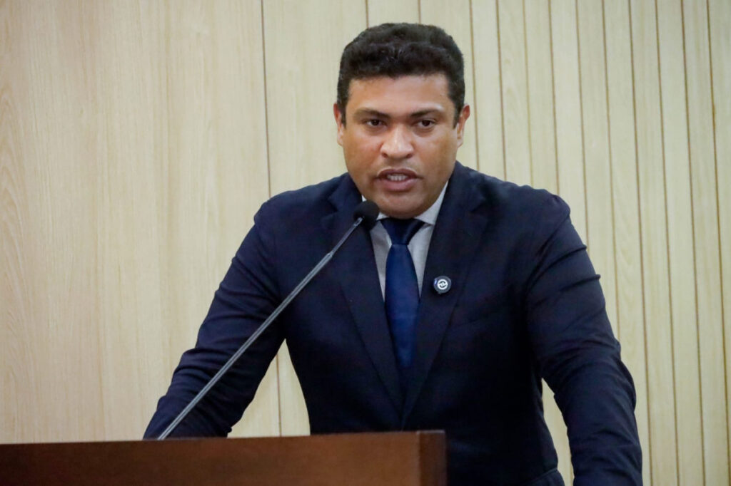Joel da Harpa vê com bons olhos aprovação de projeto que regulamenta jornada de policiais e bombeiros