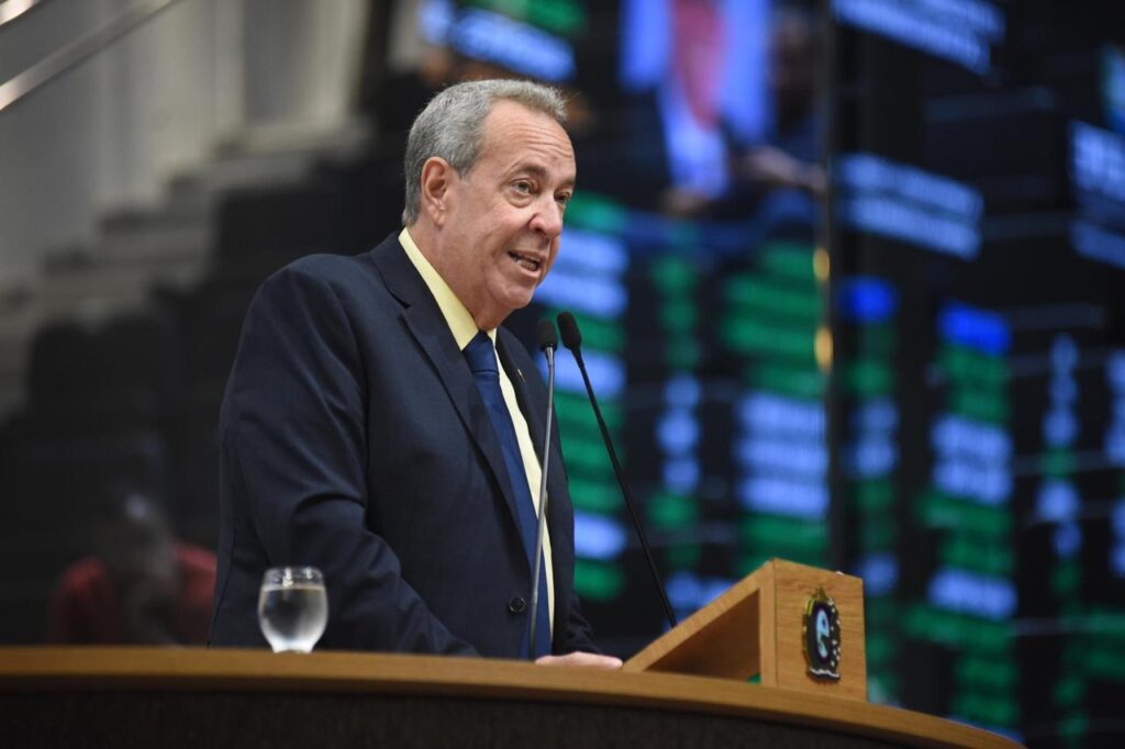 Álvaro Porto solicita ao governo suporte a afetados pelas chuvas e criação de sistema estadual de doações
