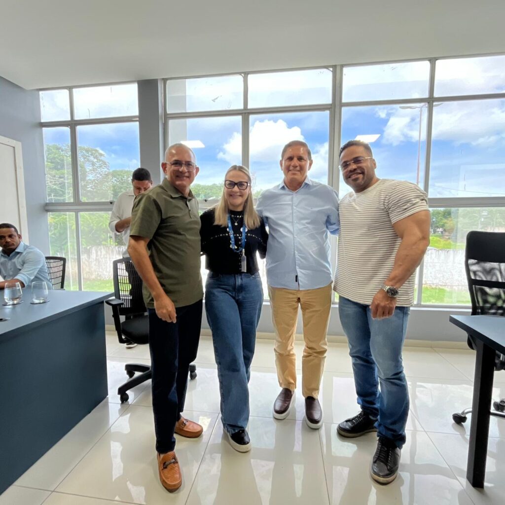 Fortalecendo a base: Anderson Bocão recebe Batista Cabral em reunião política em seu gabinete