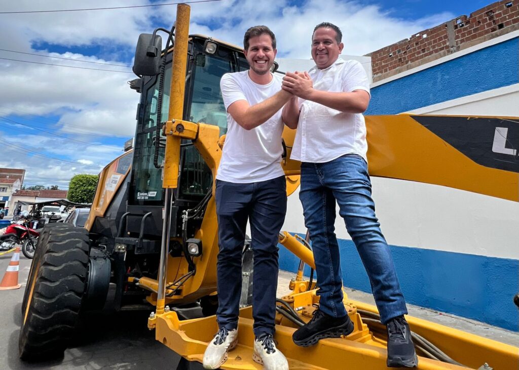 Pedro Campos realiza entrega de equipamentos e reforça infraestrutura de Betânia