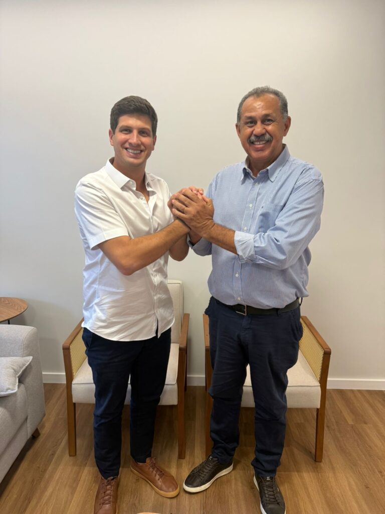 Ex-prefeito de Inajá entra na pré-campanha de João Campos ao Governo de Pernambuco