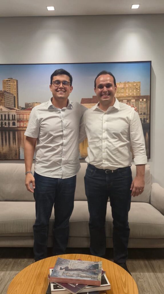 No Recife, Breno Araújo reforça articulação política em encontro com o prefeito Victor Marques