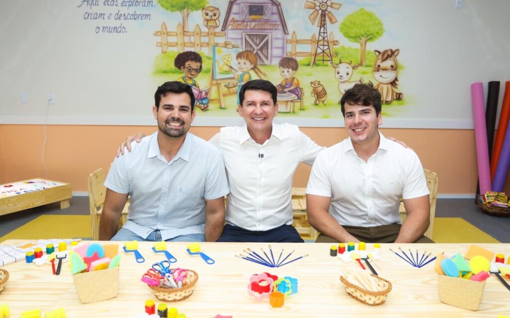 Simão Durando e Antonio Coelho entregam creche de alto padrão para atender 200 crianças da região irrigada de Petrolina