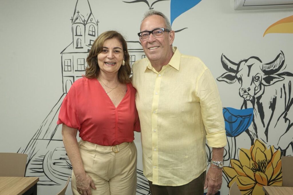 Simone Santana recebe Título de Cidadã Pernambucana na Alepe, por iniciativa de Álvaro Porto