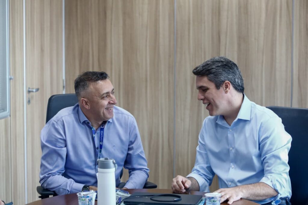 Pedro Freitas se reúne com diretor-presidente da Compesa para fortalecer parceria com os municípios