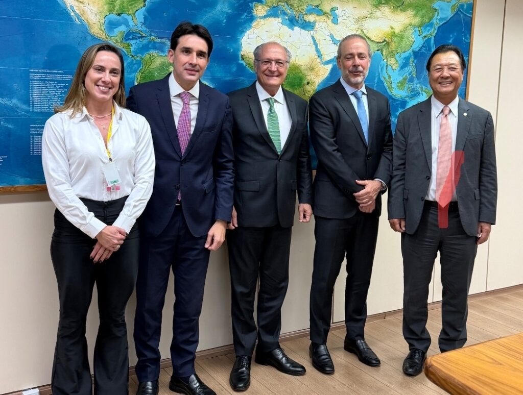 Silvio Costa Filho se reúne com Geraldo Alckmin para discutir o fortalecimento do pescado brasileiro diante da taxação dos EUA