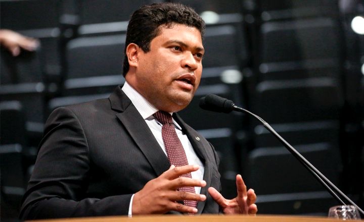 Piso salarial nacional para militares ganha força no Congresso e Joel da Harpa reforça mobilização pela aprovação da PEC 10/2026