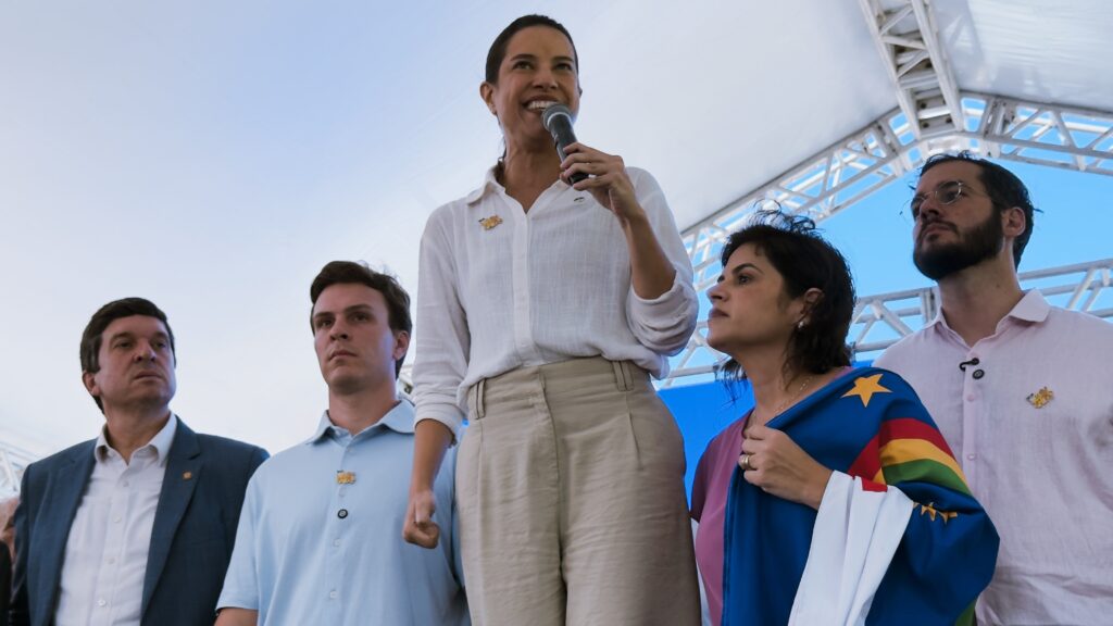 Ao lado da governadora Raquel Lyra, Joãozinho Tenório acompanha entrega de R$ 15,6 milhões para fortalecer a assistência social