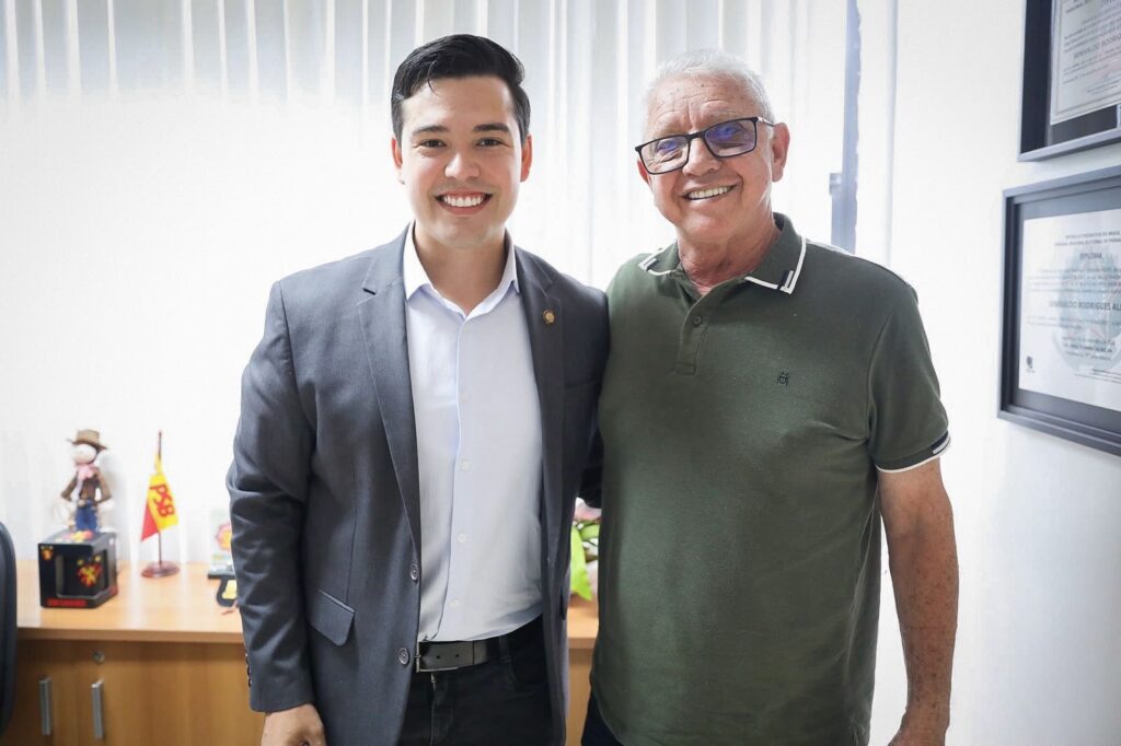 Cayo Albino recebe apoio de Galego, ex-prefeito de Jurema