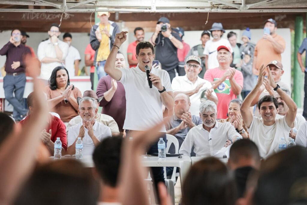 João Campos se compromete com a pavimentação de rodovia essencial para a bacia leiteira