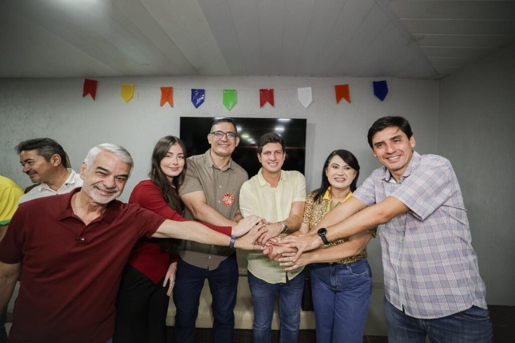 João Campos é recebido pelo prefeito Evilásio no São João de Araripina