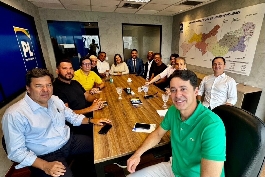 PL se reúne e confirma vinda de Flávio Bolsonaro a Pernambuco em 9 de julho