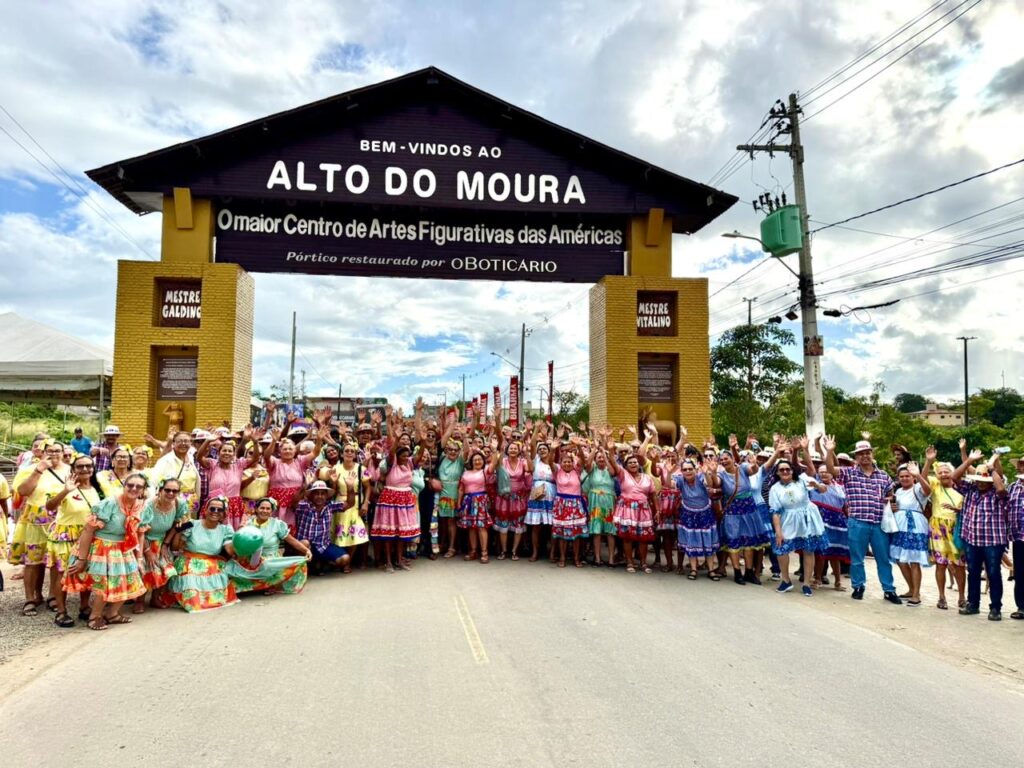 500 idosos são levados ao Alto do Moura, em Caruaru