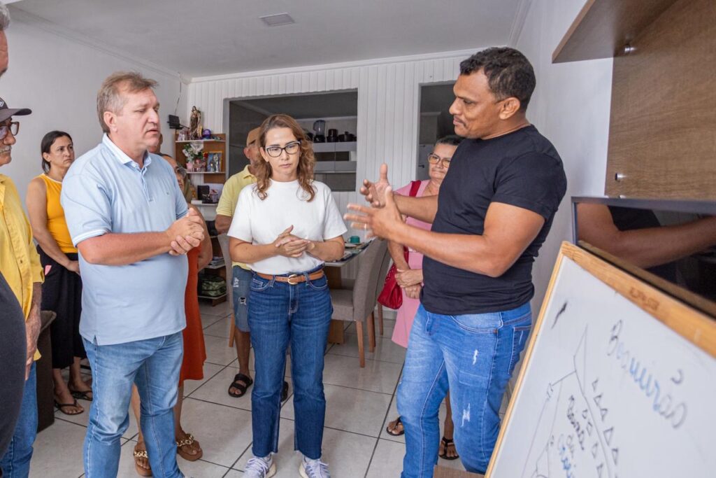 Em Terra Nova, Débora Almeida articula ações para segurança hídrica e comemora assinatura do convênio para reforma do Mercado Público