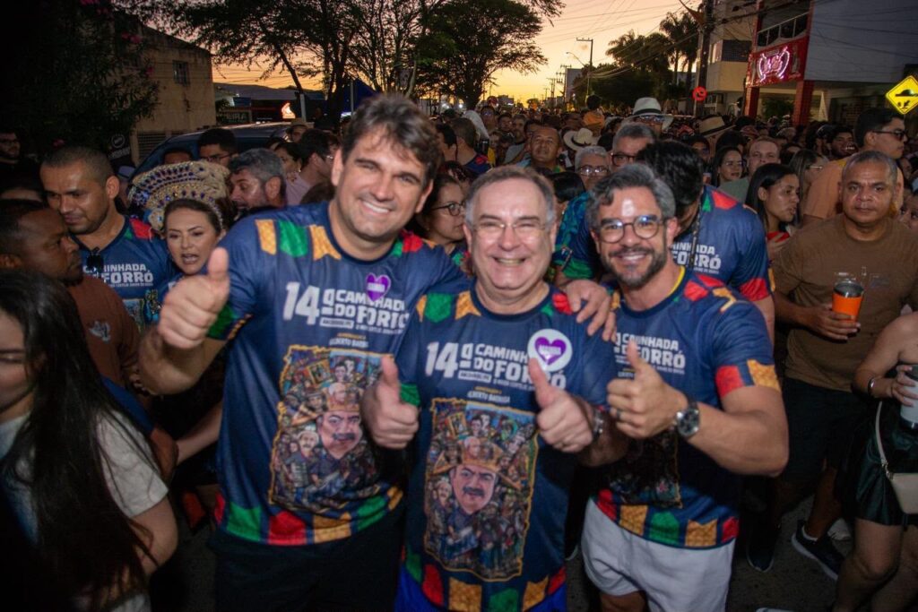 Mais de 40 mil pessoas lotam as ruas de Arcoverde na maior Caminhada do Forró do Brasil
