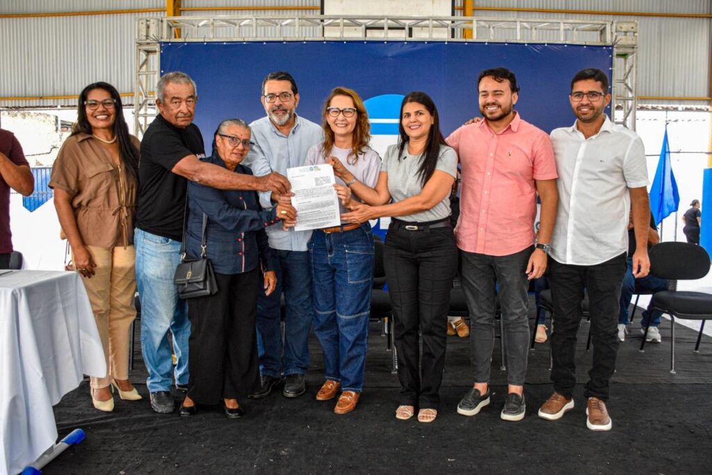 Débora Almeida anuncia R$ 300 mil para saúde de Cachoeirinha e acompanha retomada do Programa do Leite em Lajedo