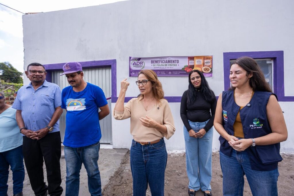 Em Queimada de Jurema, Deputada Débora Almeida entrega caminhão frigorífico e inaugura unidade de beneficiamento de frutas
