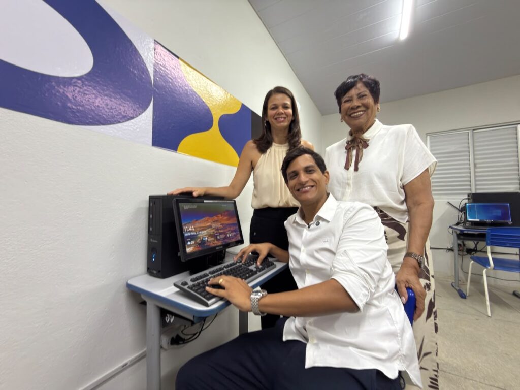Prefeito Júnior de Irmã Têca e vice-prefeita Zezé Lima inauguram Centro de Referência das Juventudes em Botafogo