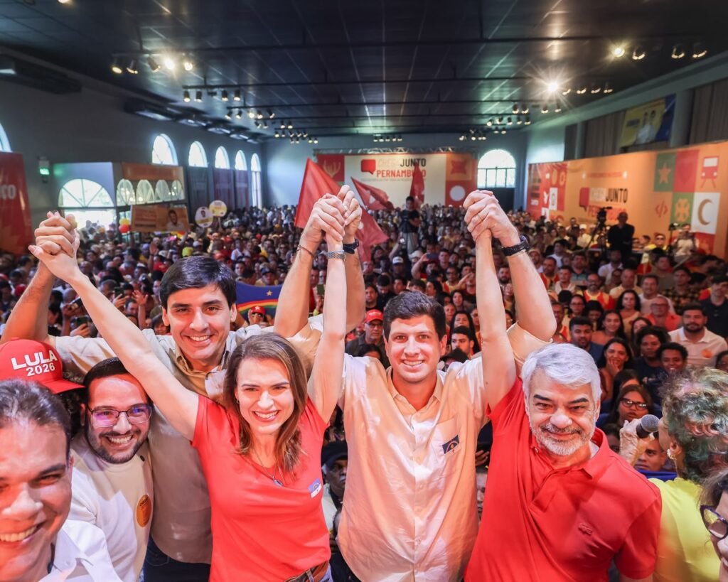 João Campos atrai 20 mil pessoas para evento de escuta popular em Caruaru