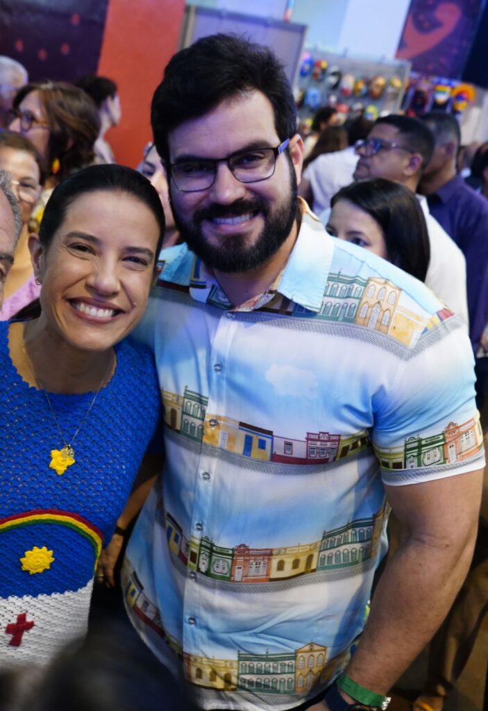 César Ramos prestigia 26ª edição da Fenearte ao lado de Raquel Lyra