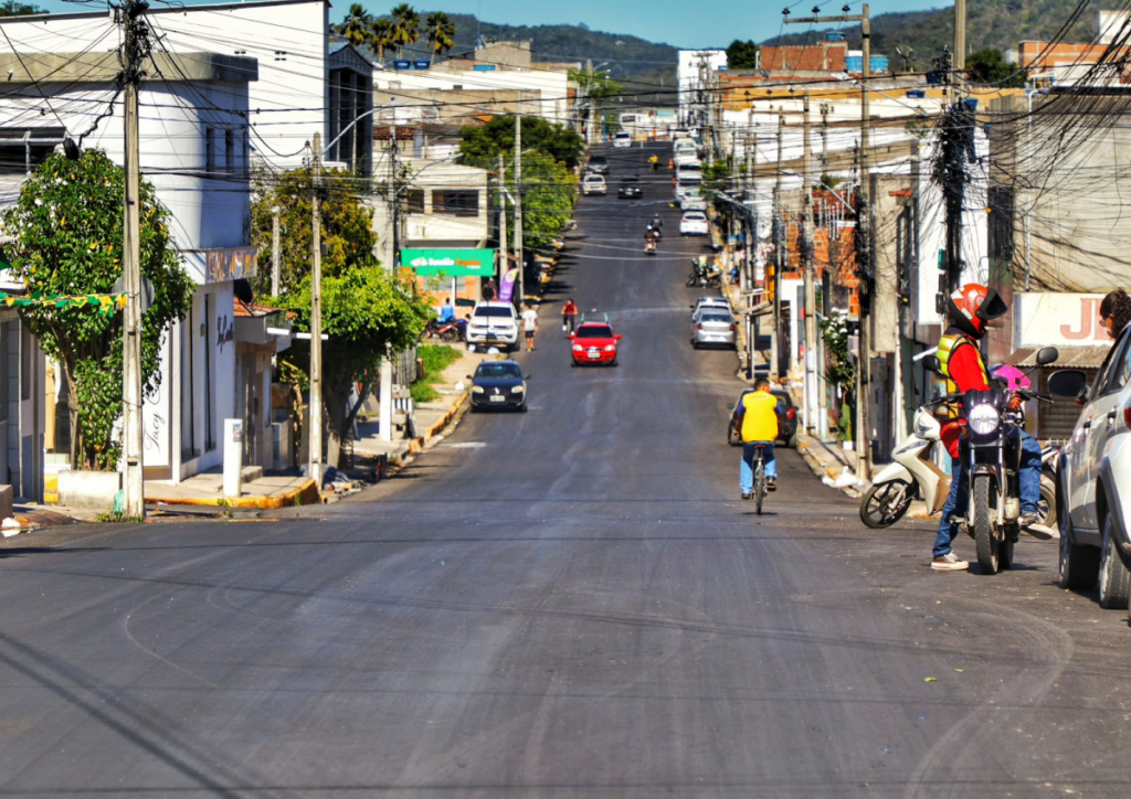 Avenida Pinto de Campos é a primeira a receber novo asfalto pelo Programa Pavimenta Arcoverde