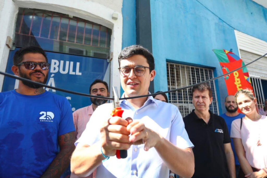 Prefeitura e Porto Digital iniciam retirada de fiação aérea de telecom no bairro do Recife