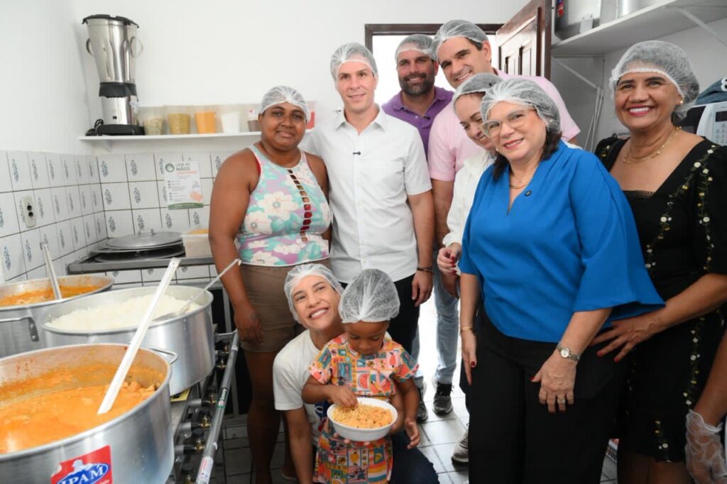 Miguel Coelho participa de entregas de obras e inauguração de Cozinha Comunitária em Nazaré da Mata