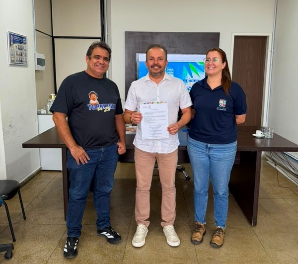 Fabinho assina Ordem de Serviço para pavimentação asfáltica de mais 12 ruas em Salgueiro
