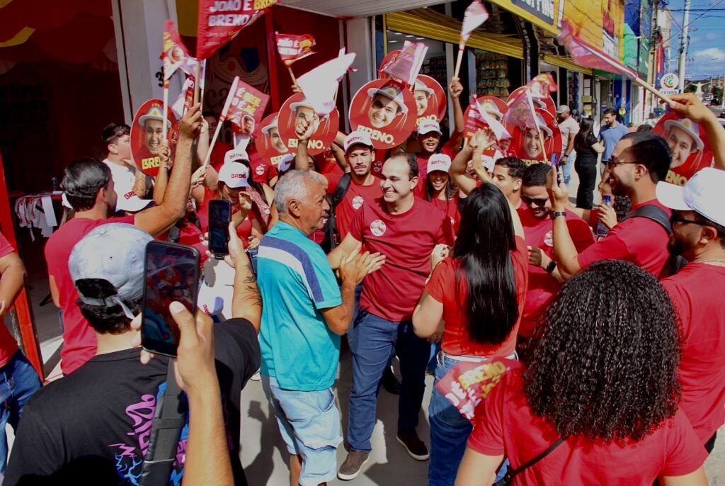 Breno Araújo inicia campanha em Serra Talhada com motoada e mobilização da juventude