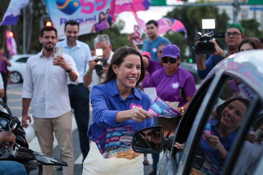 Raquel realiza panfletaço no Recife e destaca investimentos na saúde