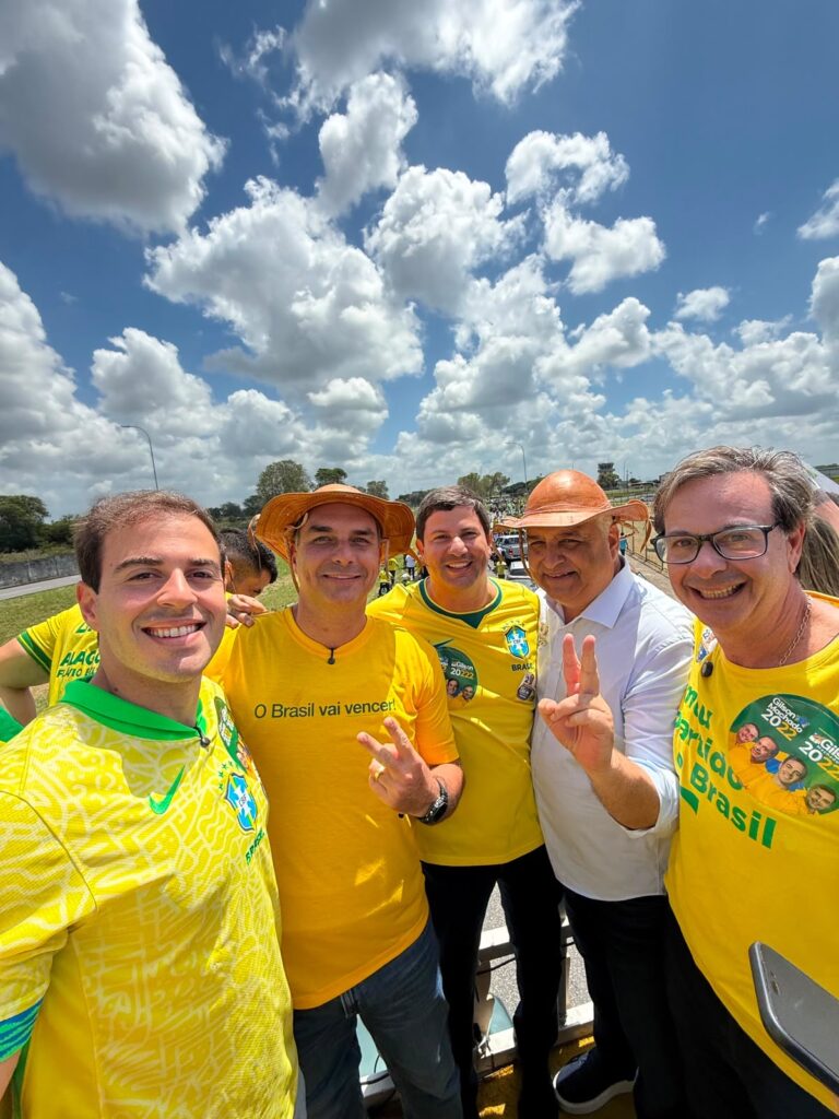Gilson Machado e Gilson Filho com Flavio Bolsonaro e Alfredo Gaspar no Nordeste